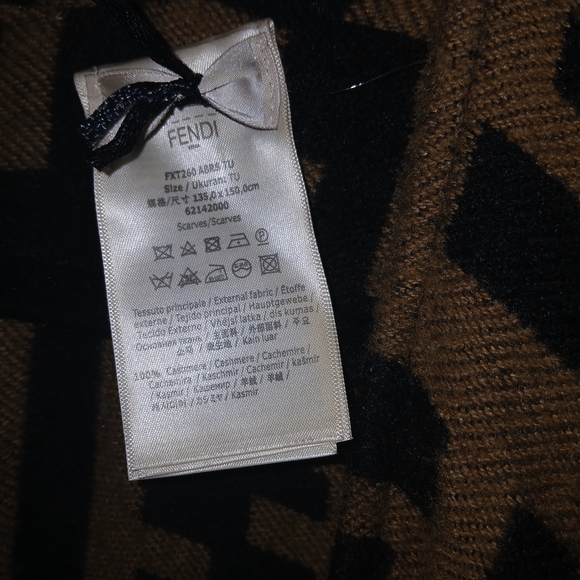 Fendi Tan and Black Logo Poncho - Picture 7 of 7
